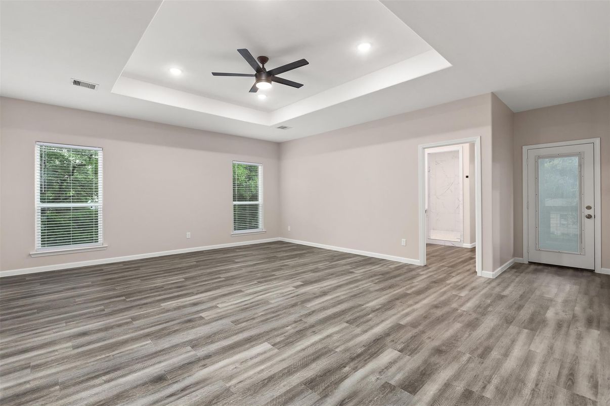 Empty room, Interior, Recessed Lighting, Wood Texture Flooring