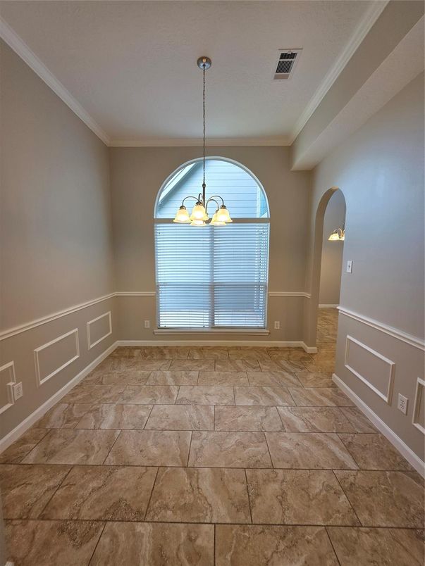 Chandelier, Empty room, Interior, Pendant Lights