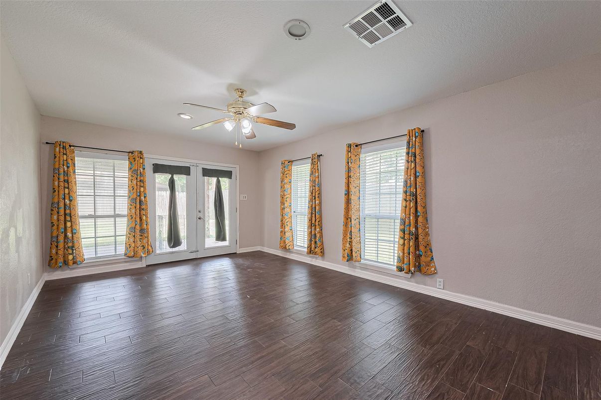 Empty room, Interior, Recessed Lighting, Wood Texture Flooring
