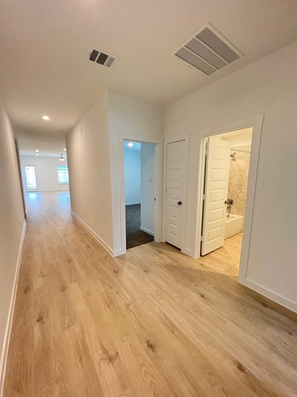 Empty room, Interior, Recessed Lighting, Wood Texture Flooring
