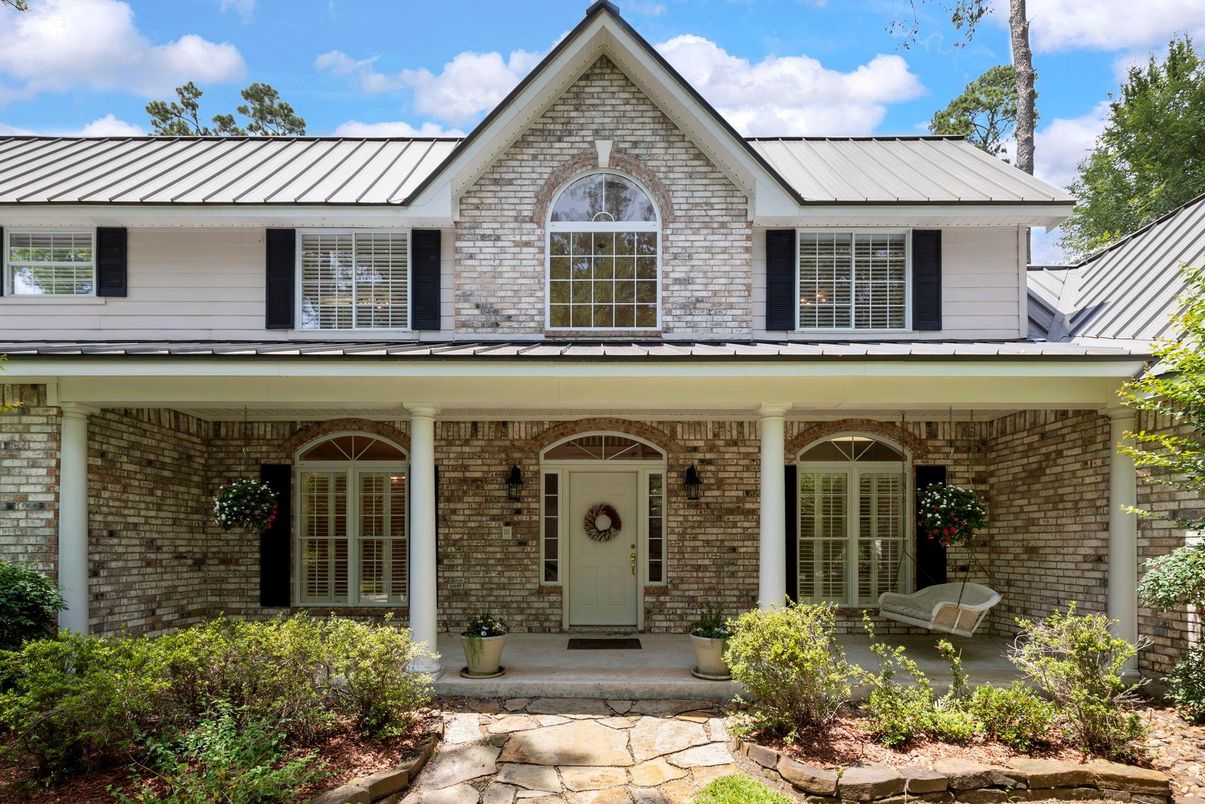 Exterior, Facade, Brick Facade, Farmhouse