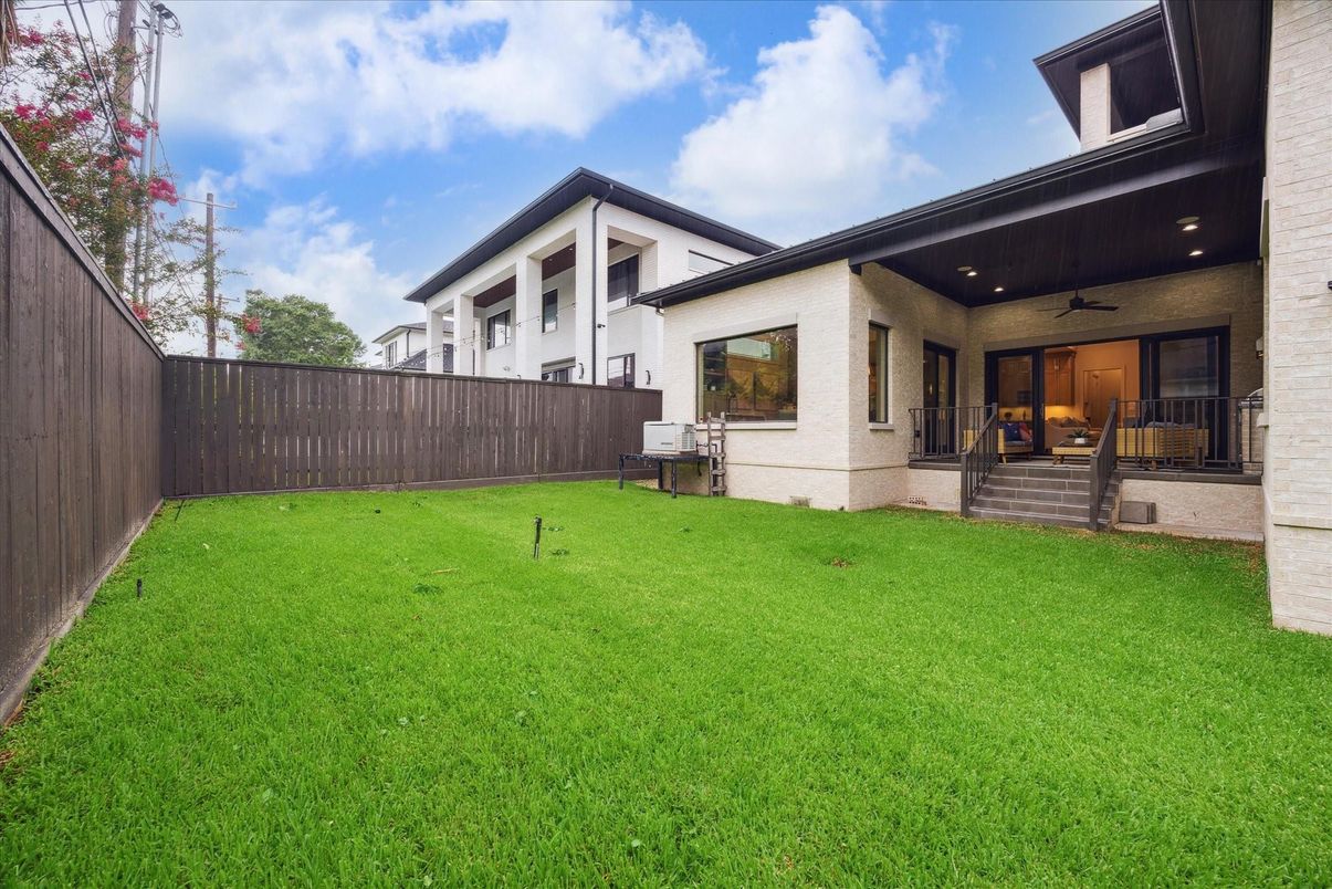 Backyard, Exterior