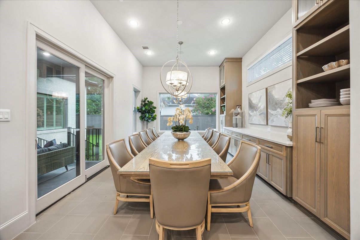 Dining room, Interior, Pendant Lights, Recessed Lighting