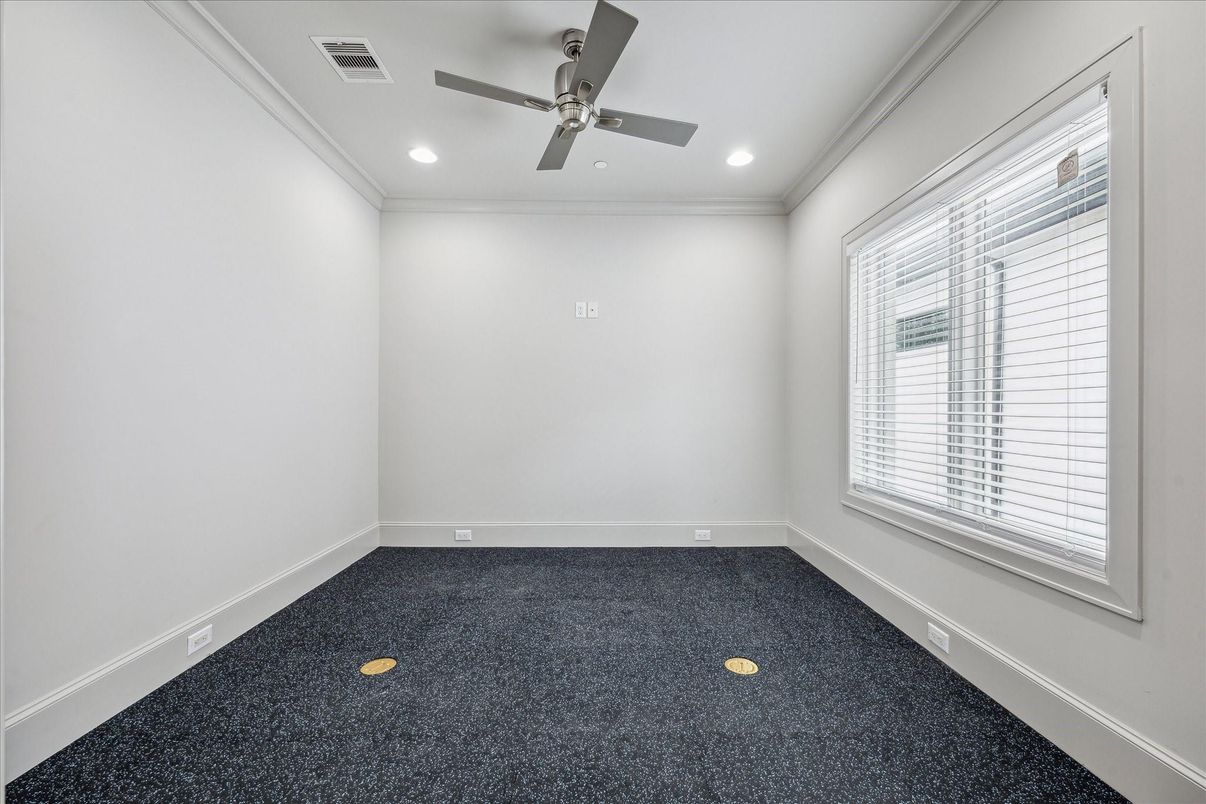 Empty room, Interior, Recessed Lighting