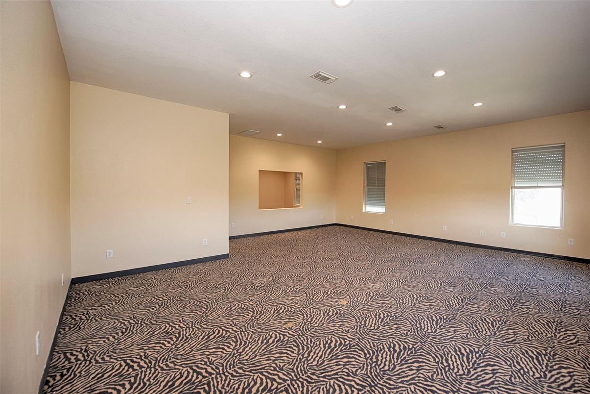 Empty room, Interior, Recessed Lighting