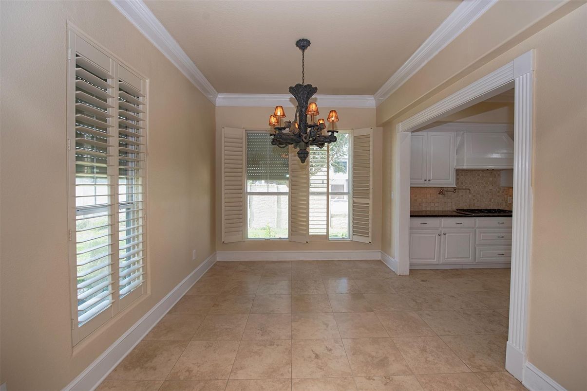 Chandelier, Empty room, Interior