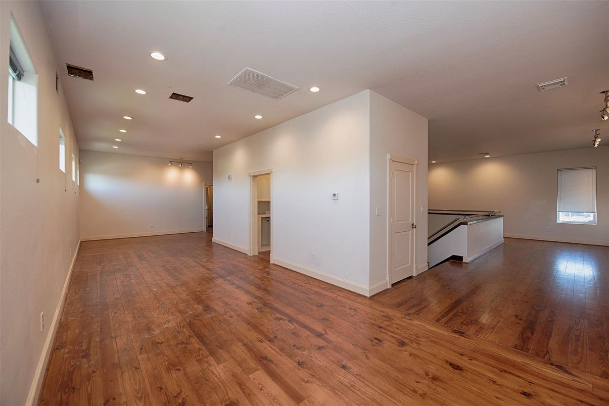 Empty room, Interior, Recessed Lighting, Wood Texture Flooring