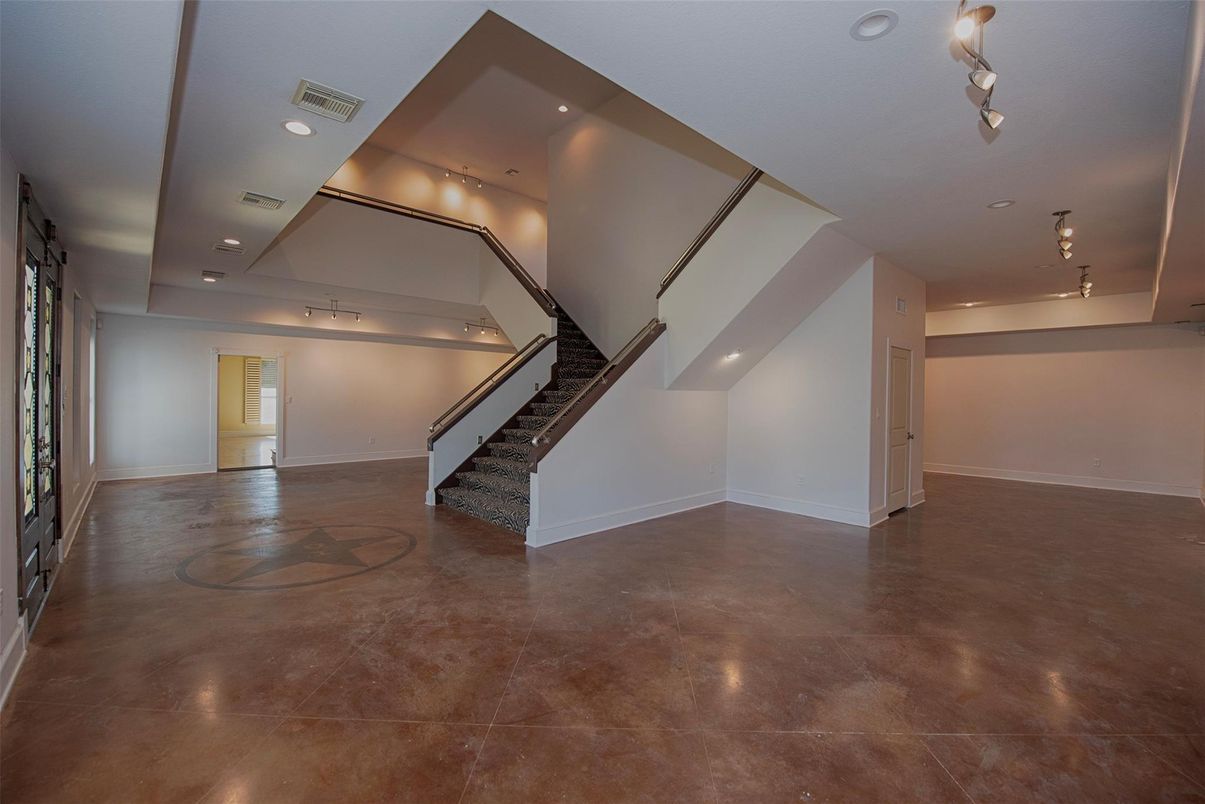 Empty room, Interior, Recessed Lighting