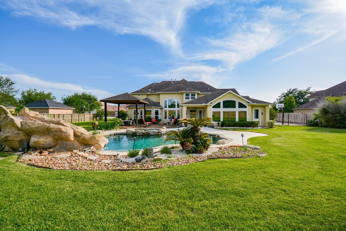 Backyard, Exterior, Pool