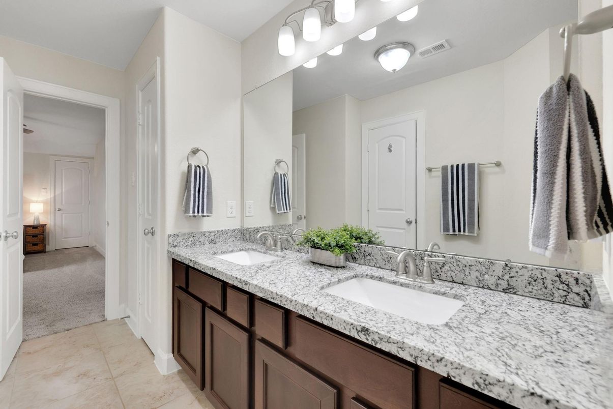 Bathroom, Dual Sink Vanities, Interior