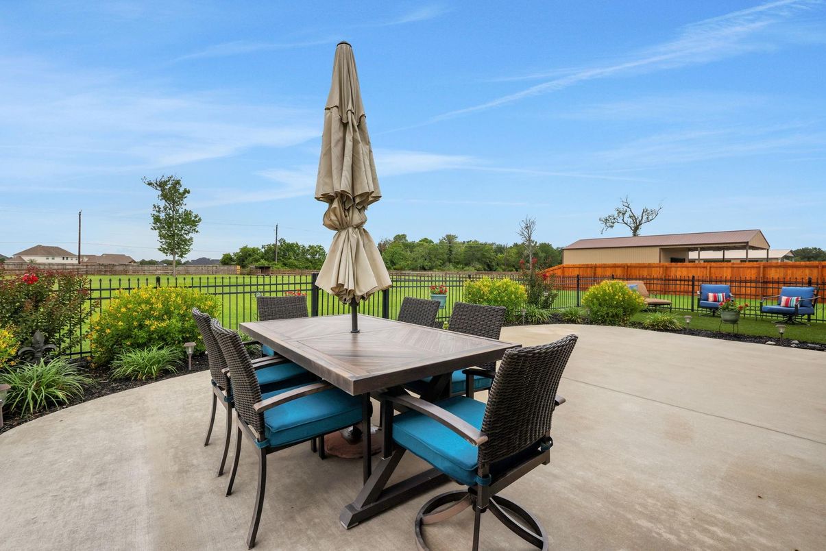 Backyard, Exterior