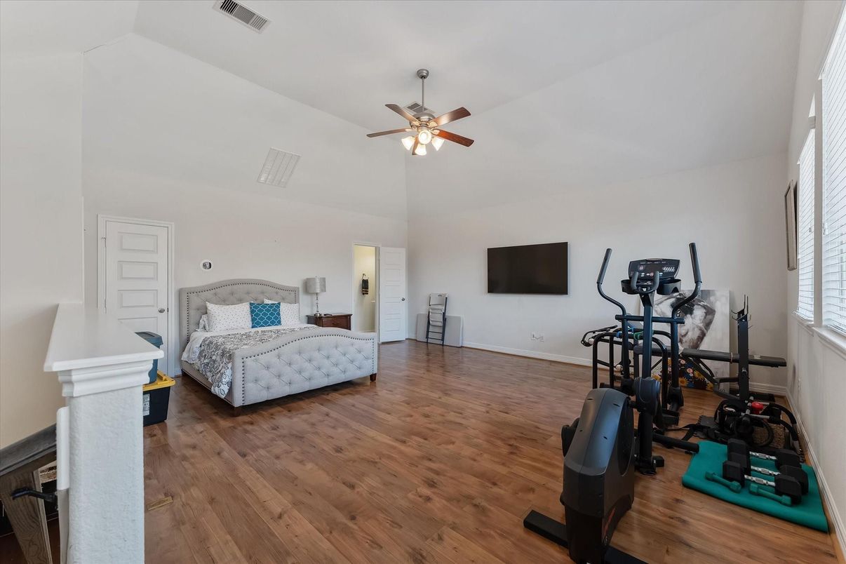 Bedroom, Fitness Equipment, Interior, Wood Texture Flooring