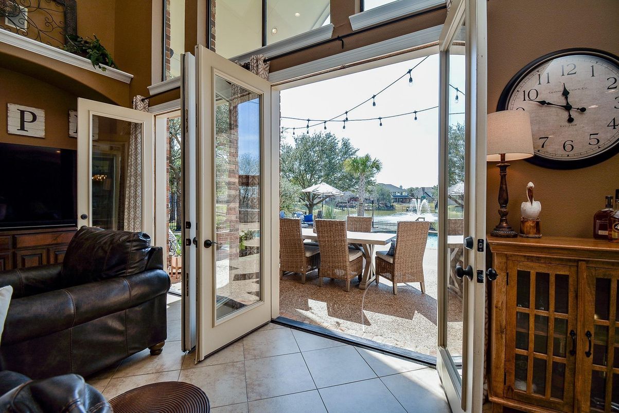 Dining room, Interior, Sun Room, Water