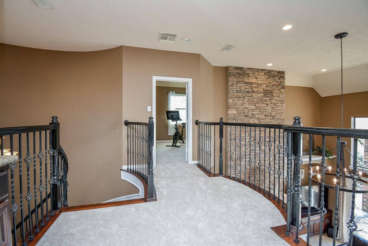 Fitness Equipment, Interior, Recessed Lighting, Stone Walls