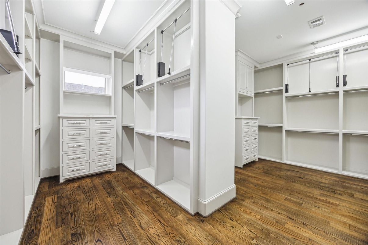 Interior, Walk-in Closets, Wood Texture Flooring