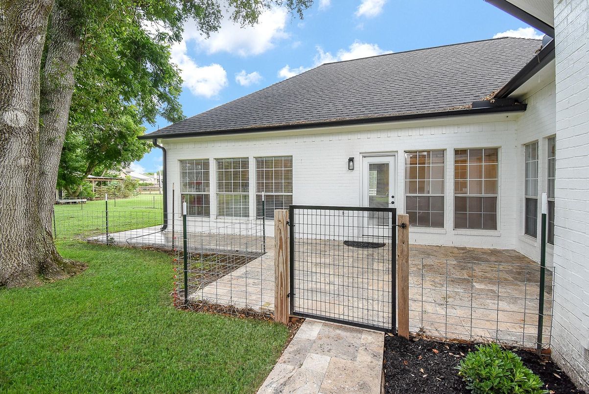 Backyard, Exterior