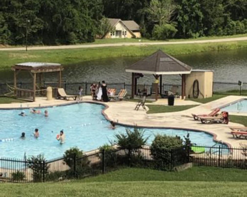 Exterior, Pool, Water