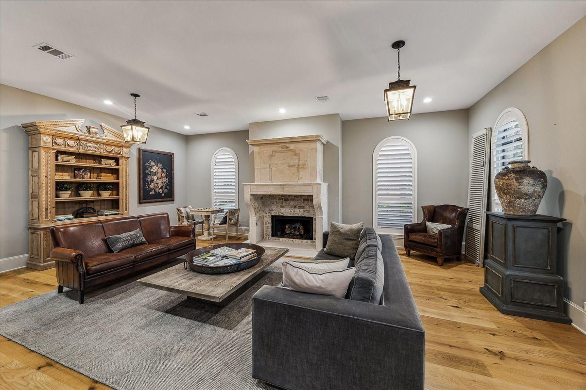 Fireplace, Interior, Living room, Pendant Lights, Recessed Lighting, Wood Texture Flooring