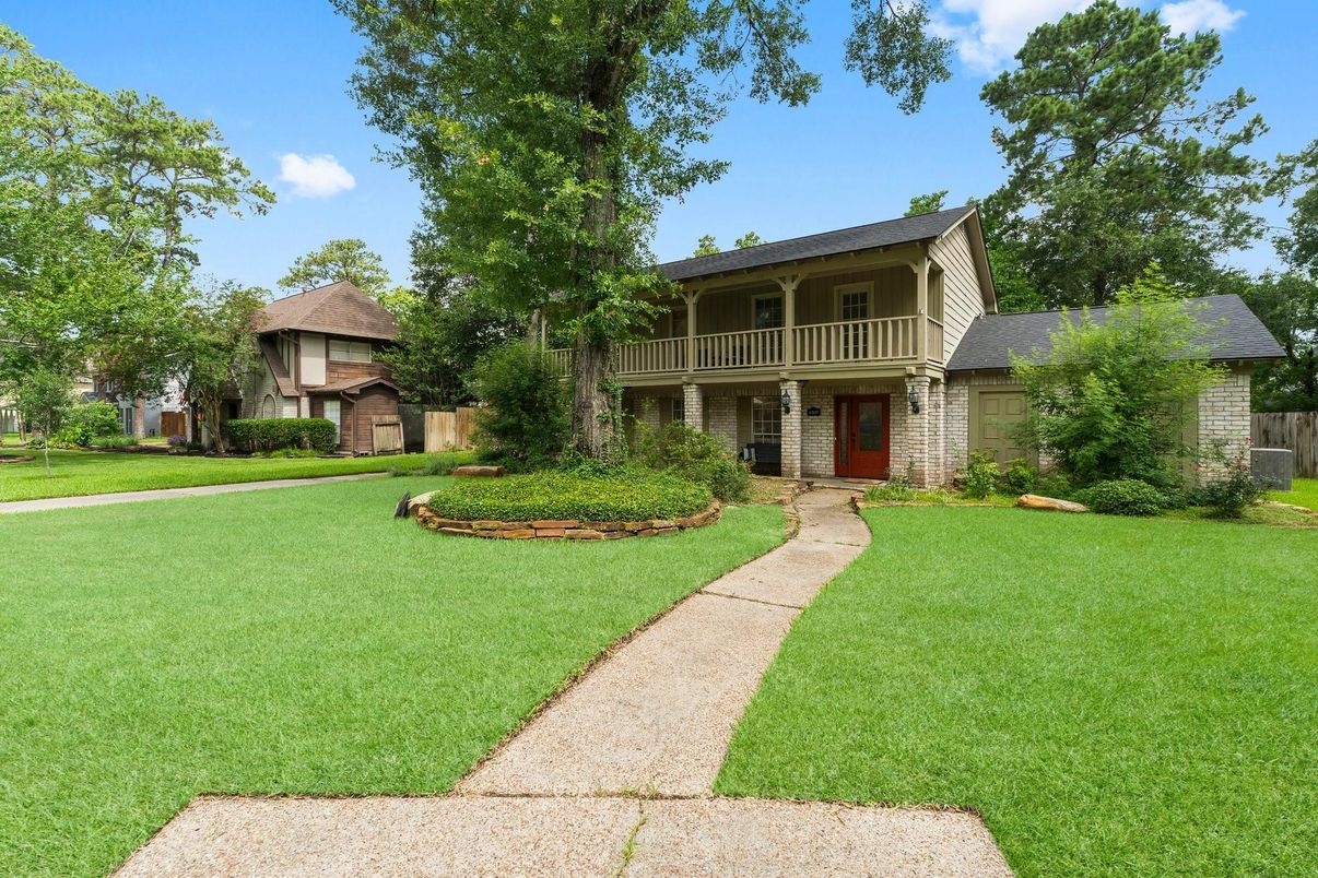 Backyard, Exterior, Facade, French Provincial