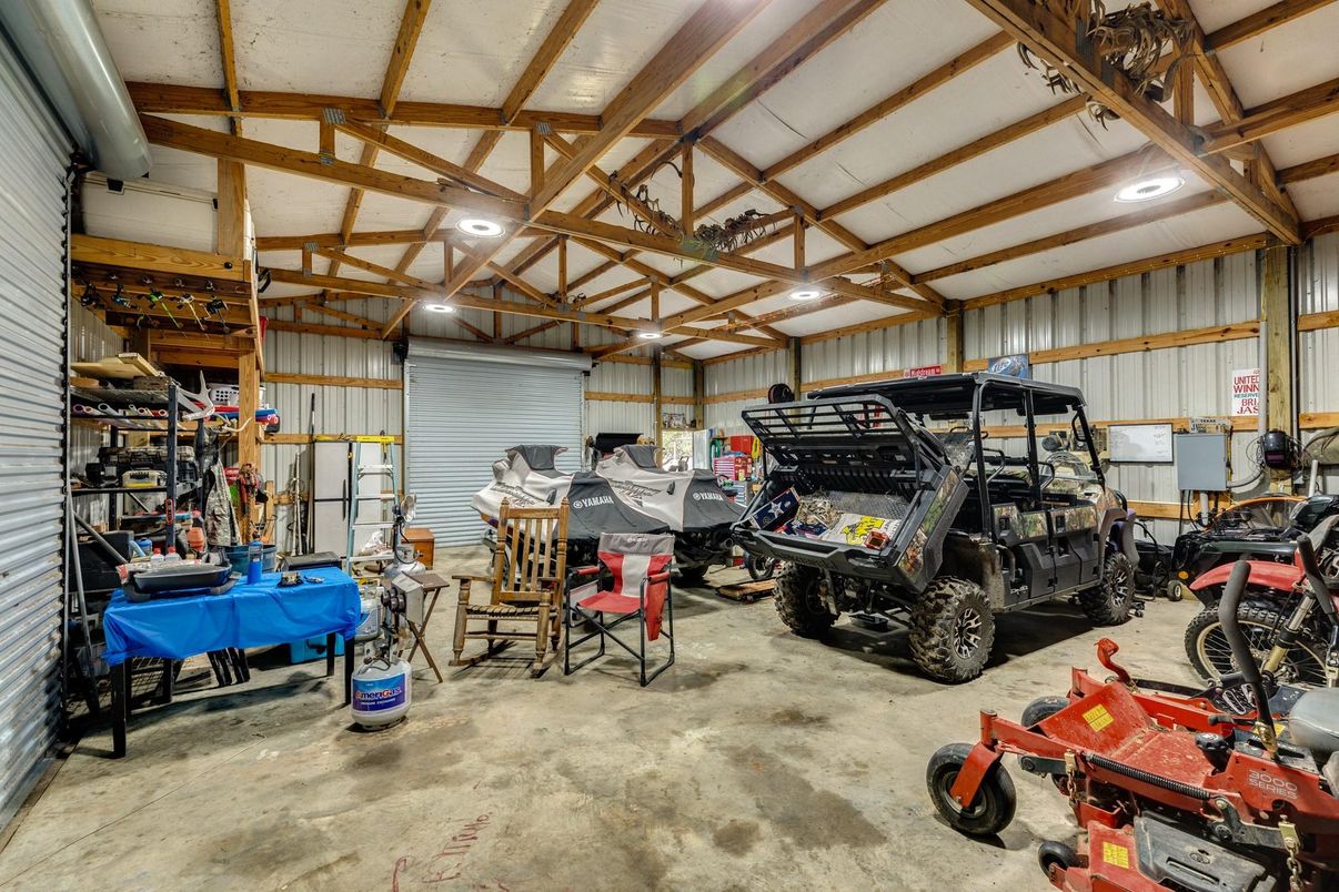 Garage, Interior