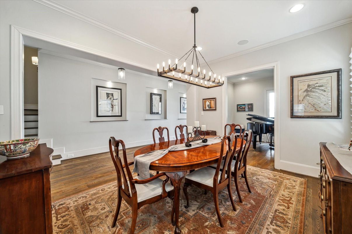 Dining room, Interior, Pendant Lights, Piano, Recessed Lighting, Wood Texture Flooring
