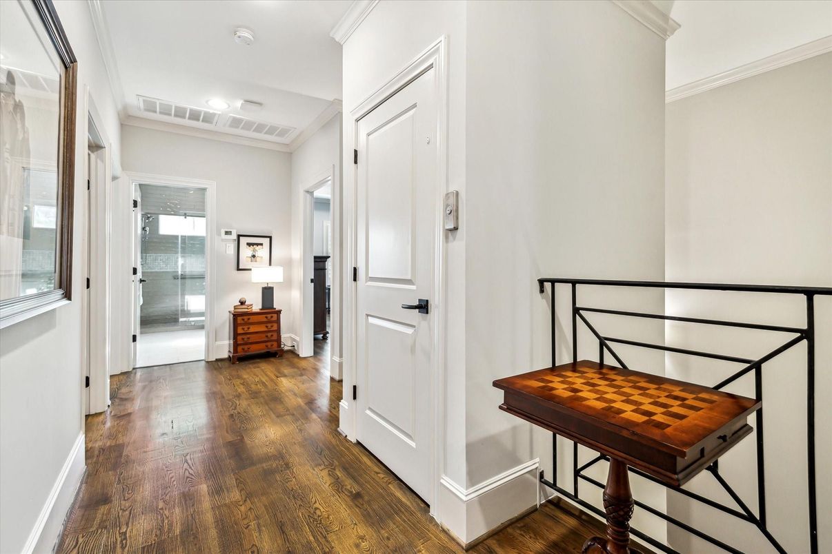 Interior, Recessed Lighting, Wood Texture Flooring