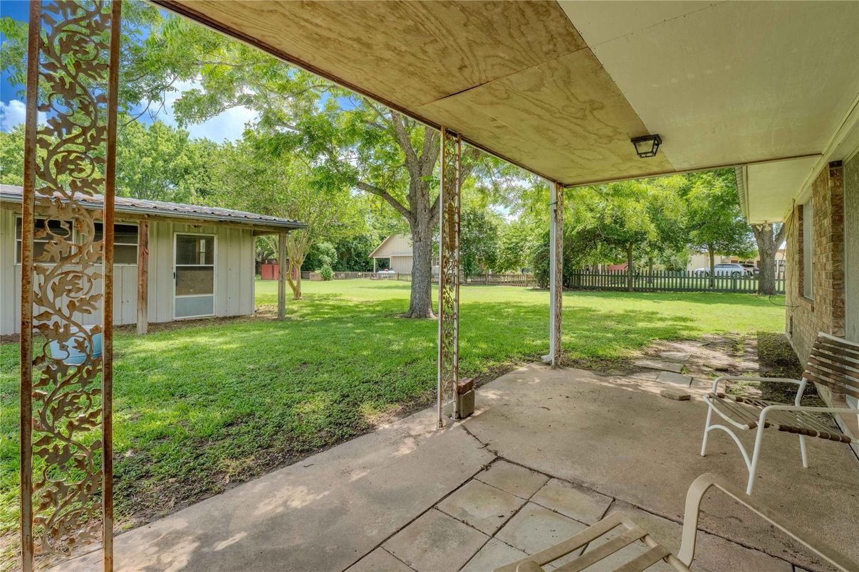 Backyard, Exterior