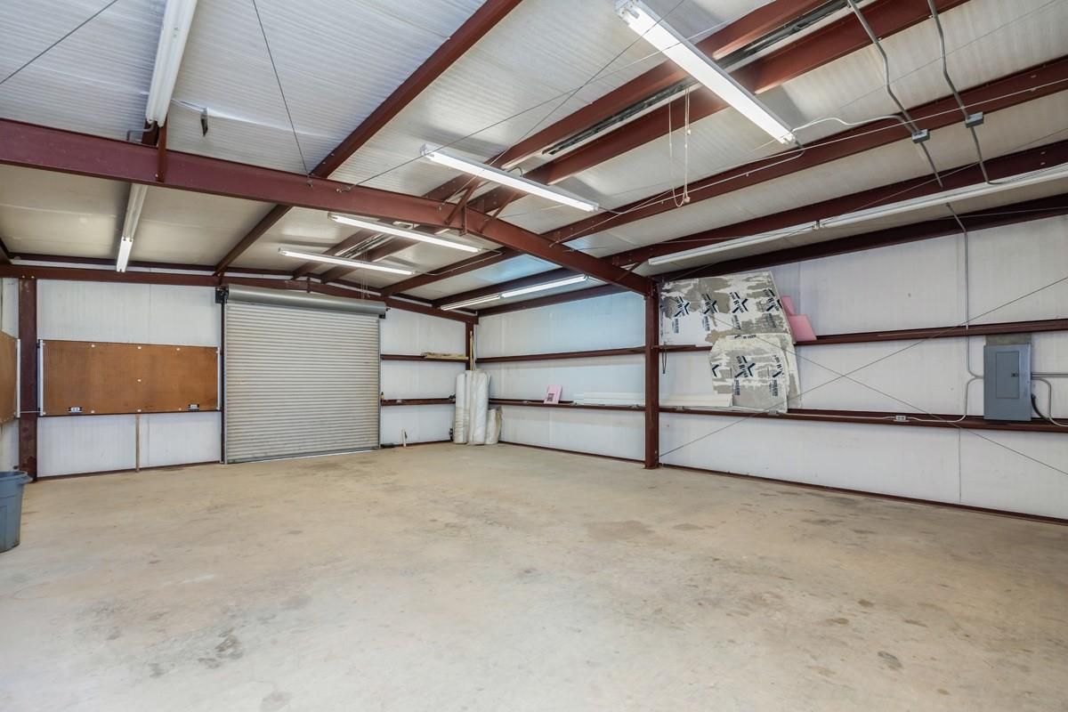 Garage, Interior