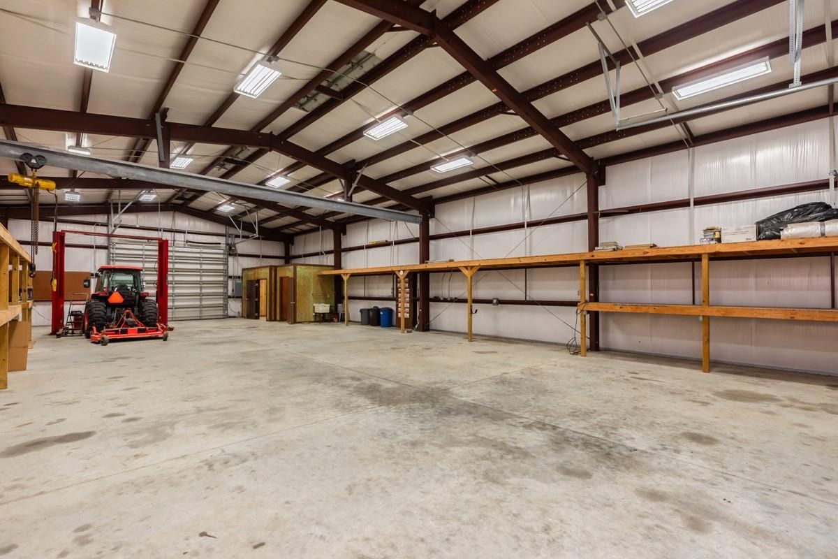Garage, Interior
