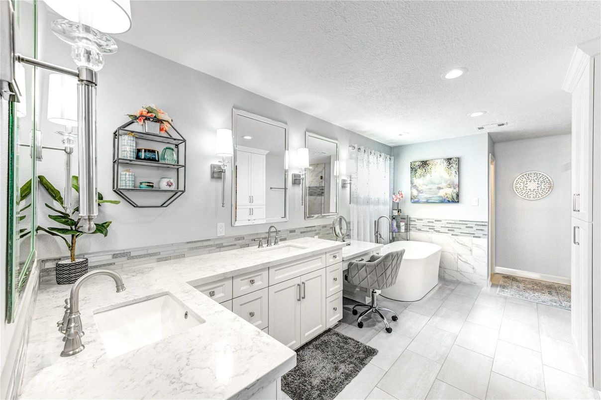 Bathroom, Dual Sink Vanities, Interior, Marble, Recessed Lighting
