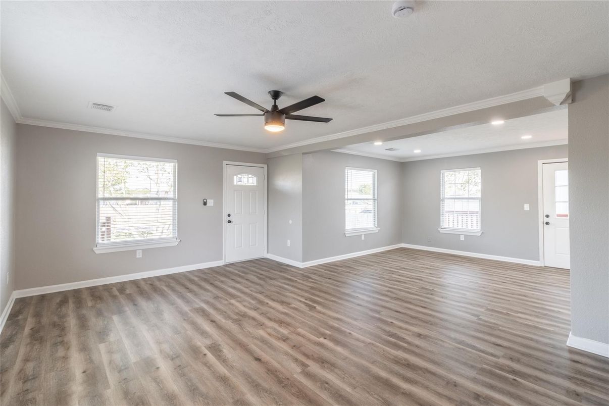 Empty room, Interior, Recessed Lighting, Wood Texture Flooring
