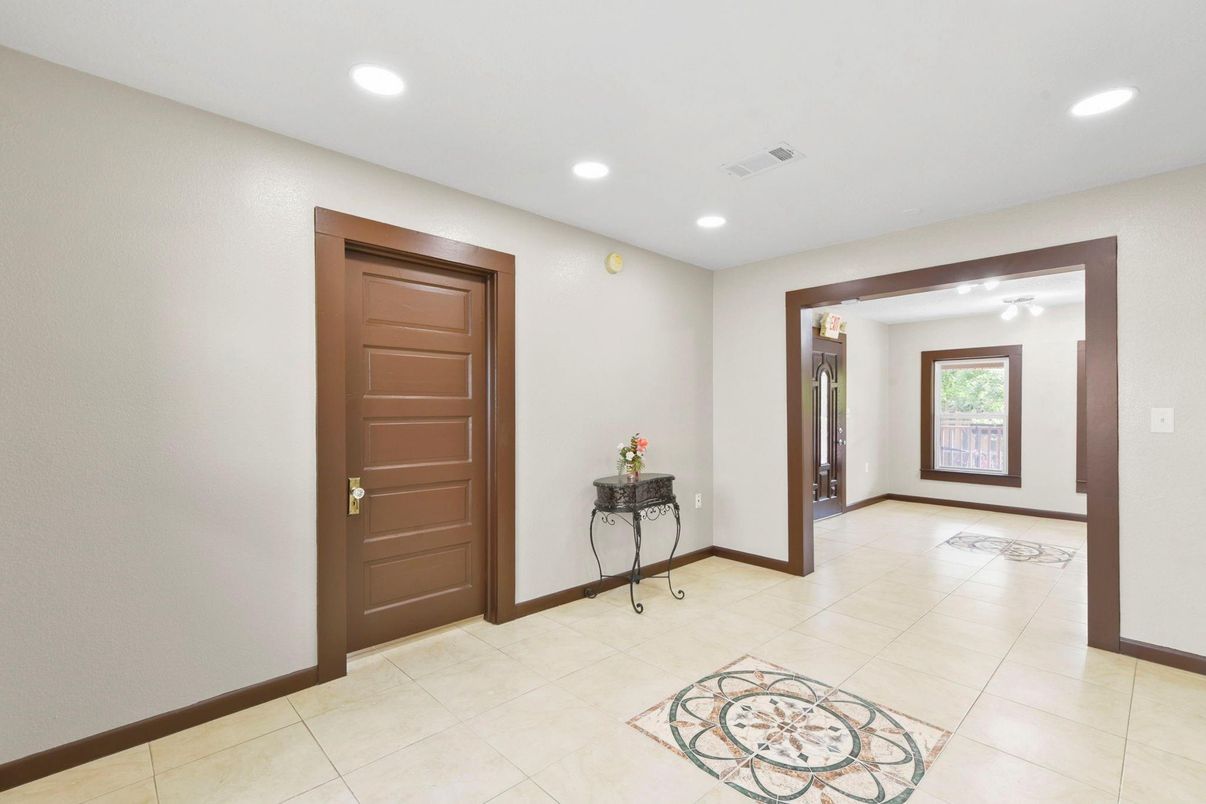 Interior, Recessed Lighting
