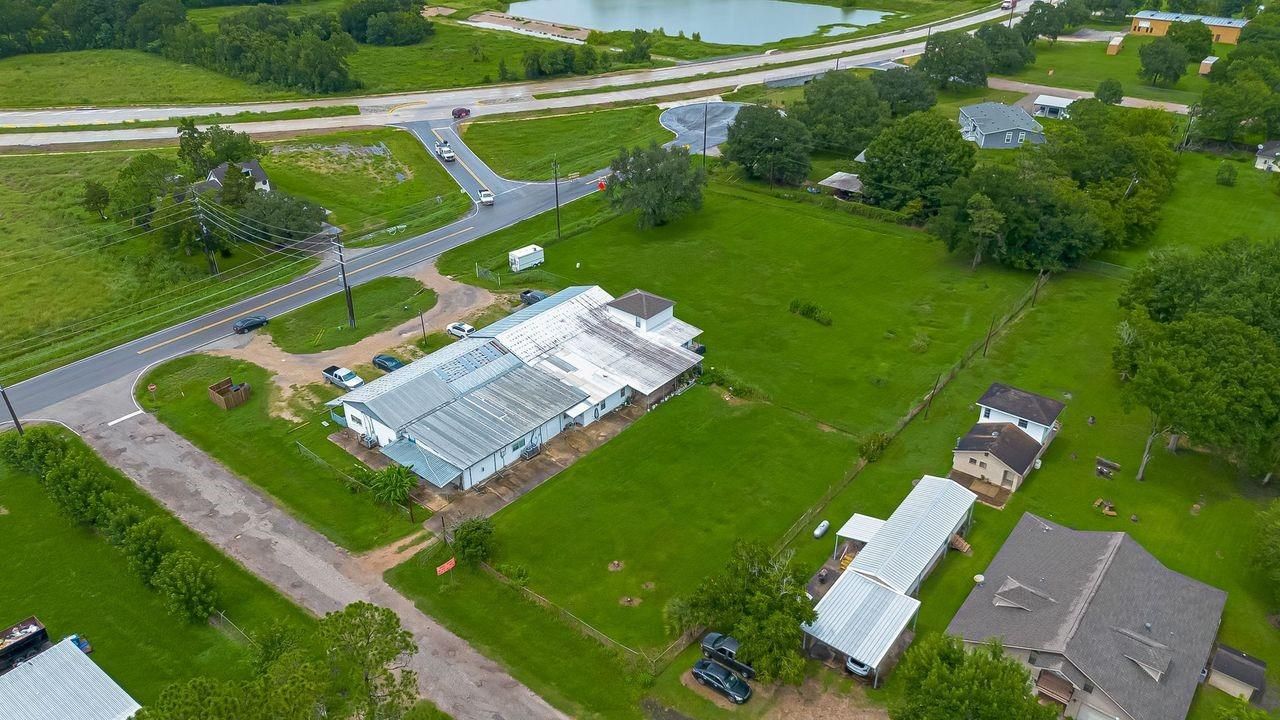 Exterior, Drone