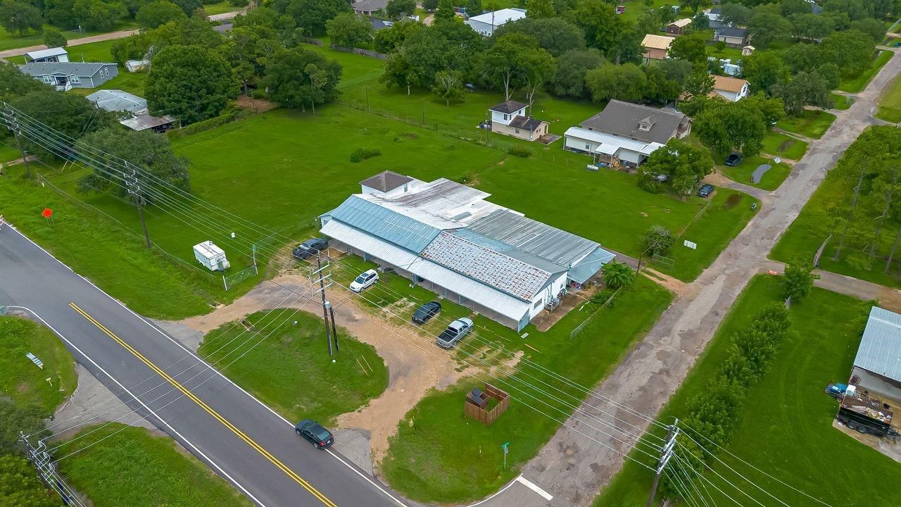 Exterior, Drone