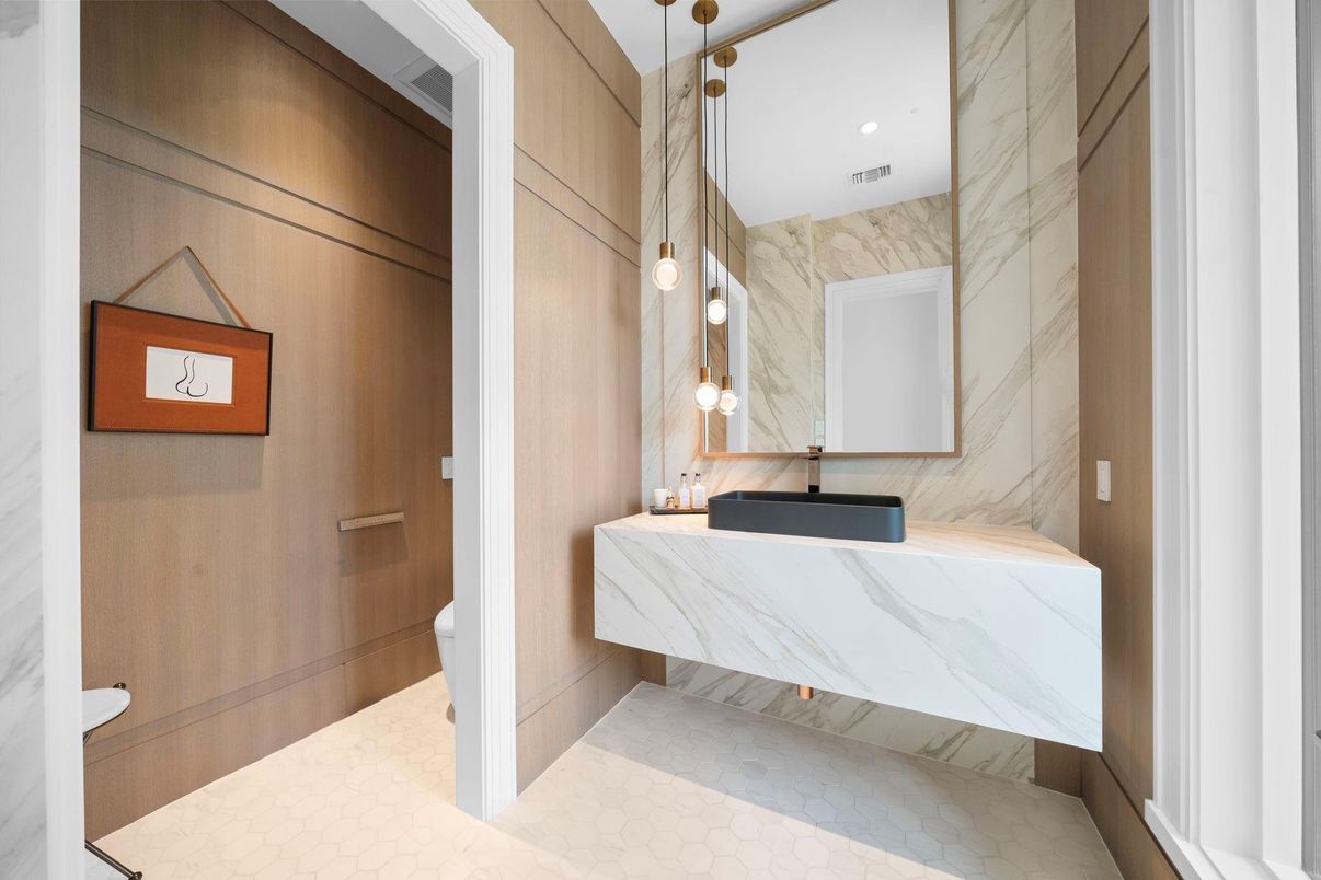 Bathroom, Interior, Marble Walls, Pendant Lights, Recessed Lighting