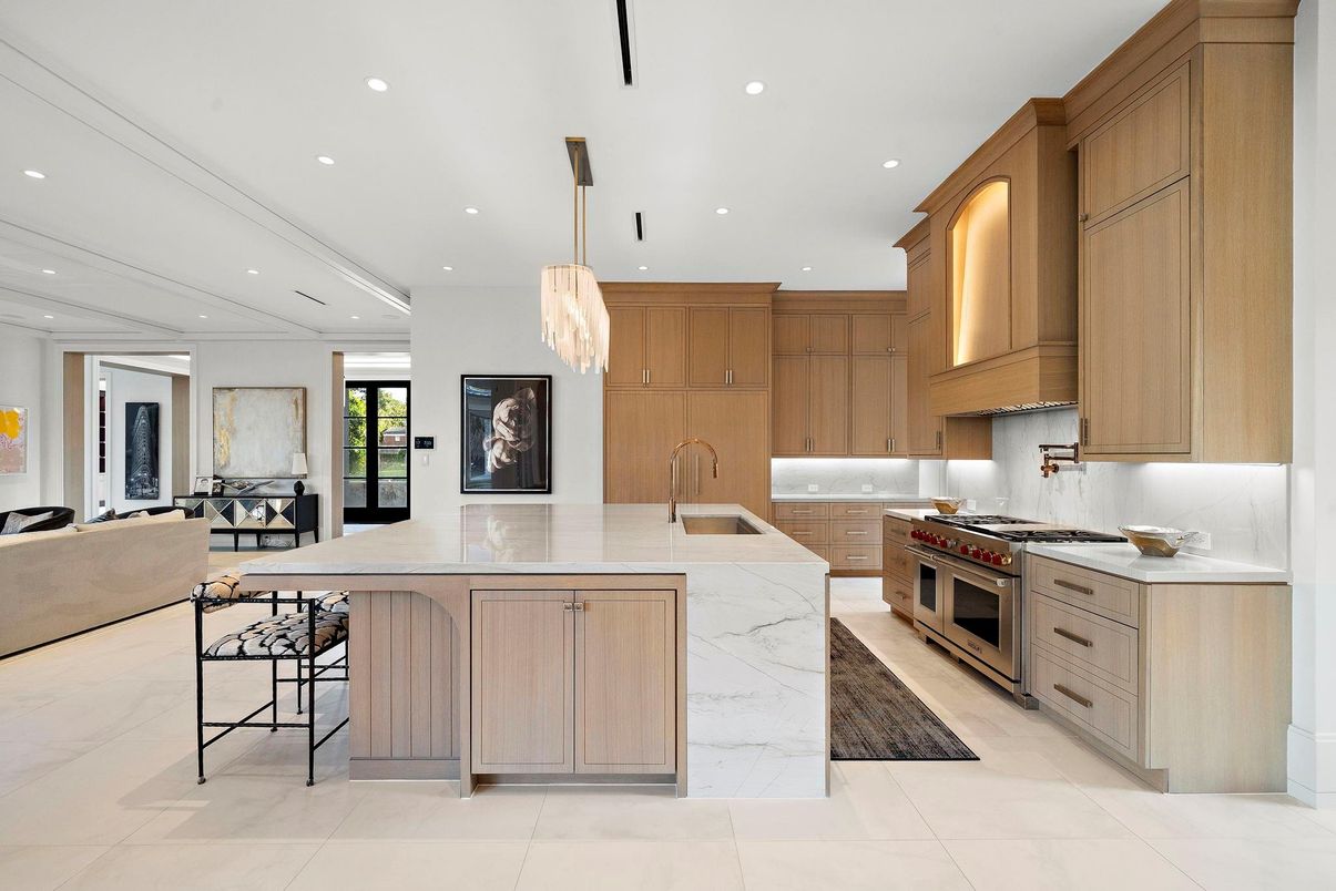 Interior, Kitchen, Living room, Marble, Pendant Lights, Recessed Lighting, Stainless Steel Appliances