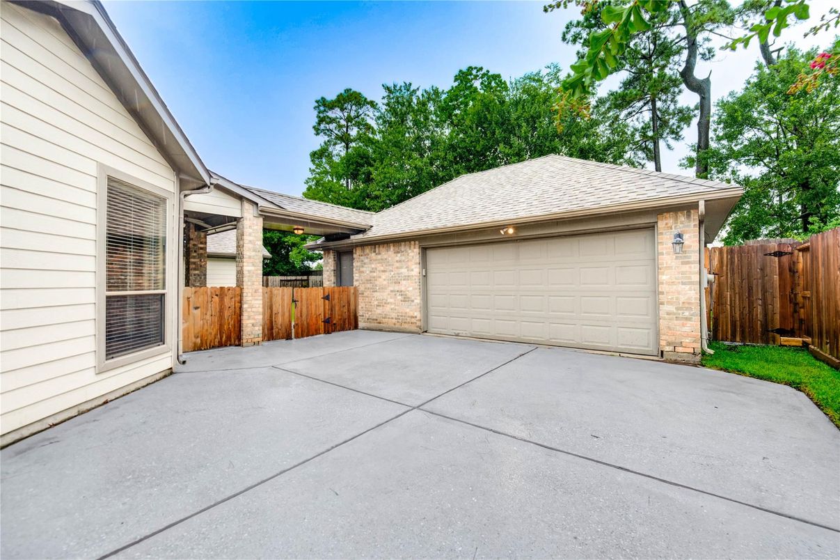 Detached Garage, Exterior