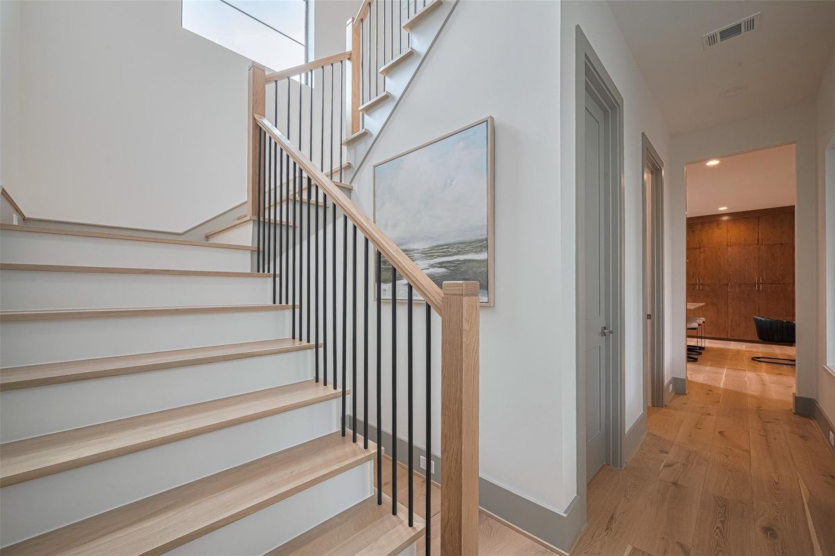 Interior, Recessed Lighting, Wood Texture Flooring