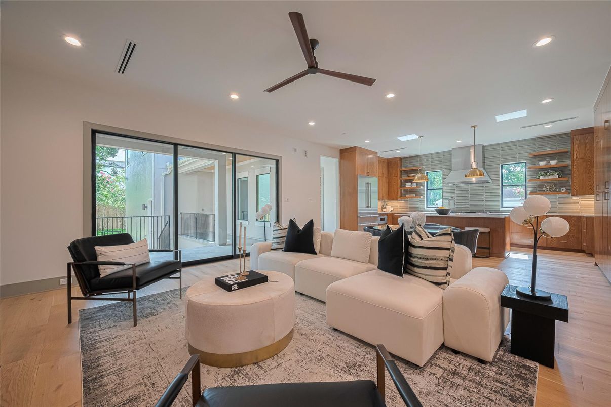 Dining room, Interior, Kitchen, Living room, Pendant Lights, Recessed Lighting, Wood Texture Flooring