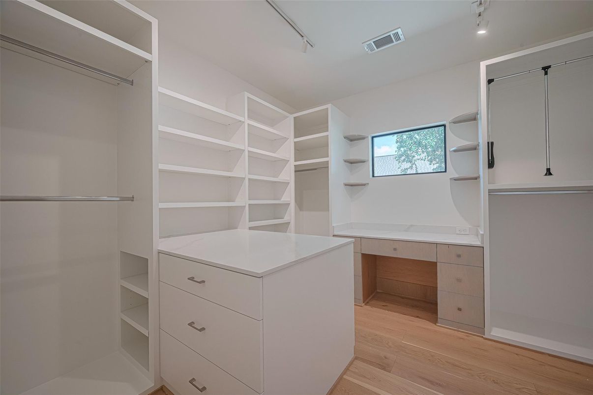 Interior, Walk-in Closets, Wood Texture Flooring