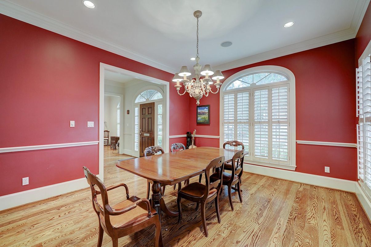 Chandelier, Dining room, Interior, Recessed Lighting, Wood Texture Flooring