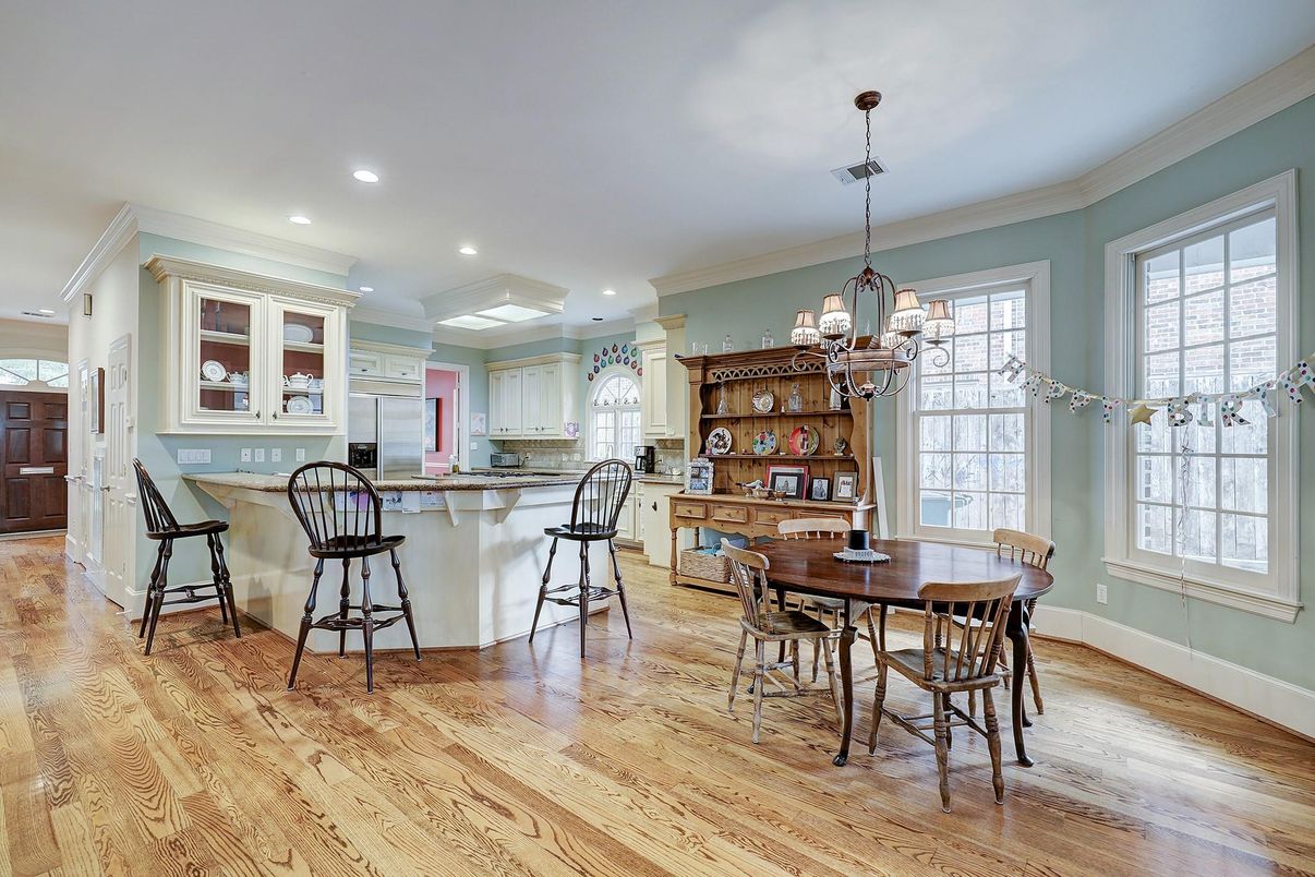 Dining room, Interior, Kitchen, Pendant Lights, Recessed Lighting, Wood Texture Flooring