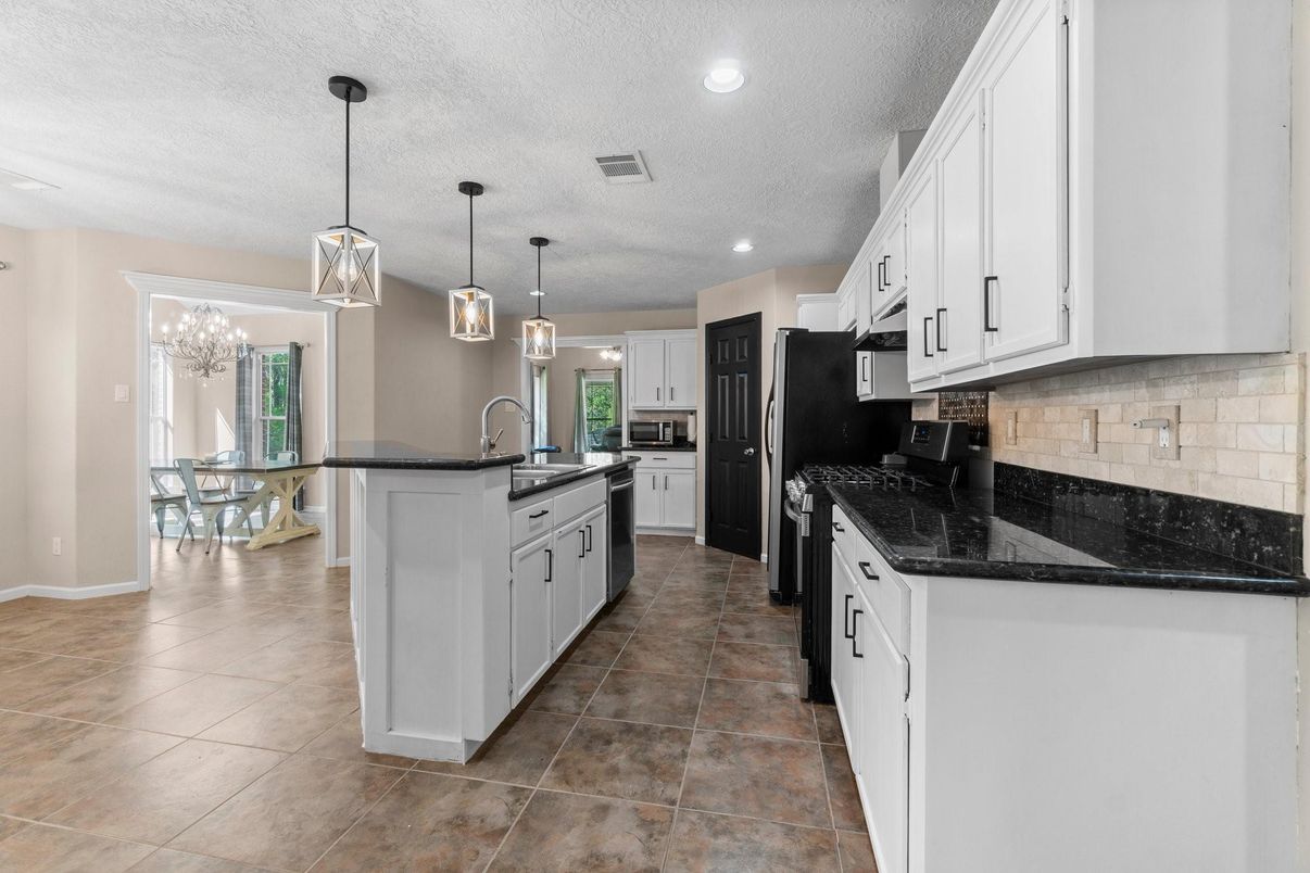 Chandelier, Dining room, Interior, Kitchen, Pendant Lights, Recessed Lighting