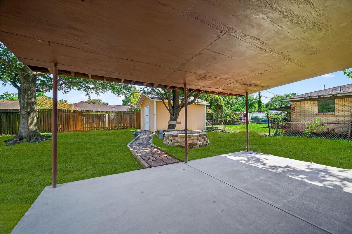 Backyard, Exterior