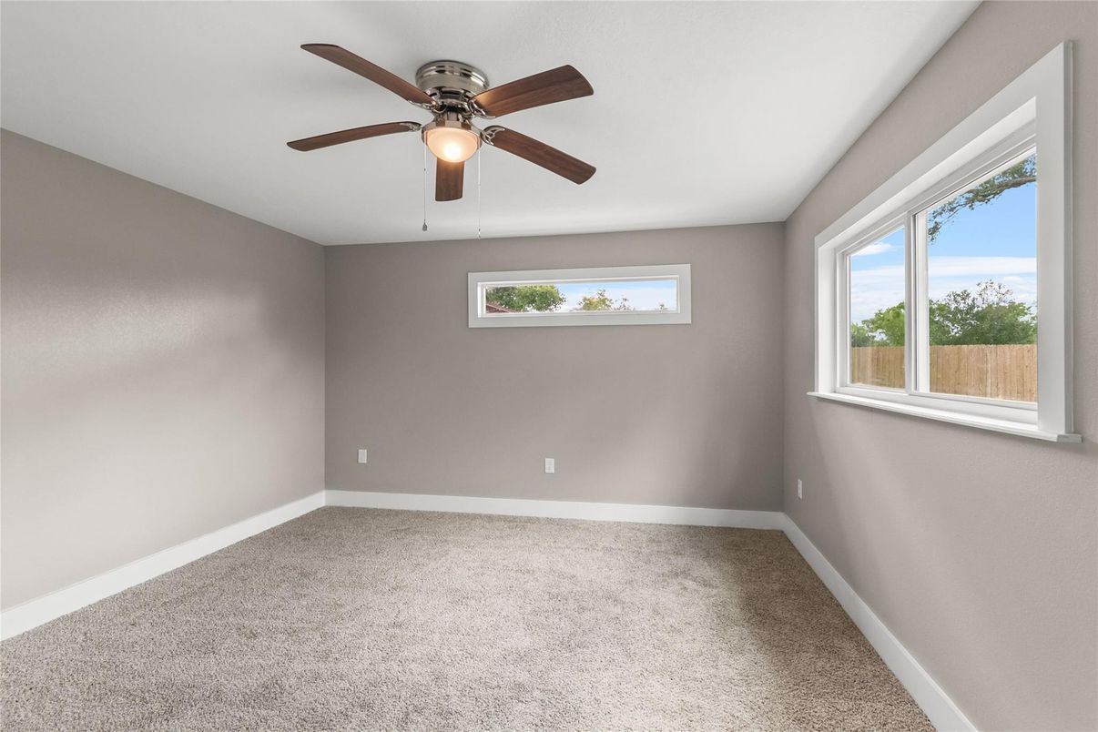Empty room, Interior
