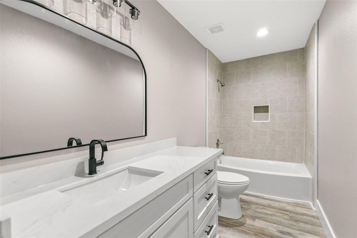 Bathroom, Interior, Recessed Lighting, Wood Texture Flooring