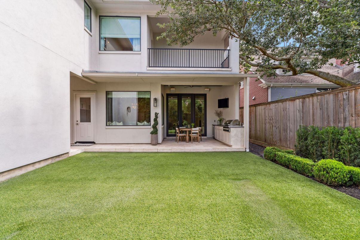 Backyard, Exterior