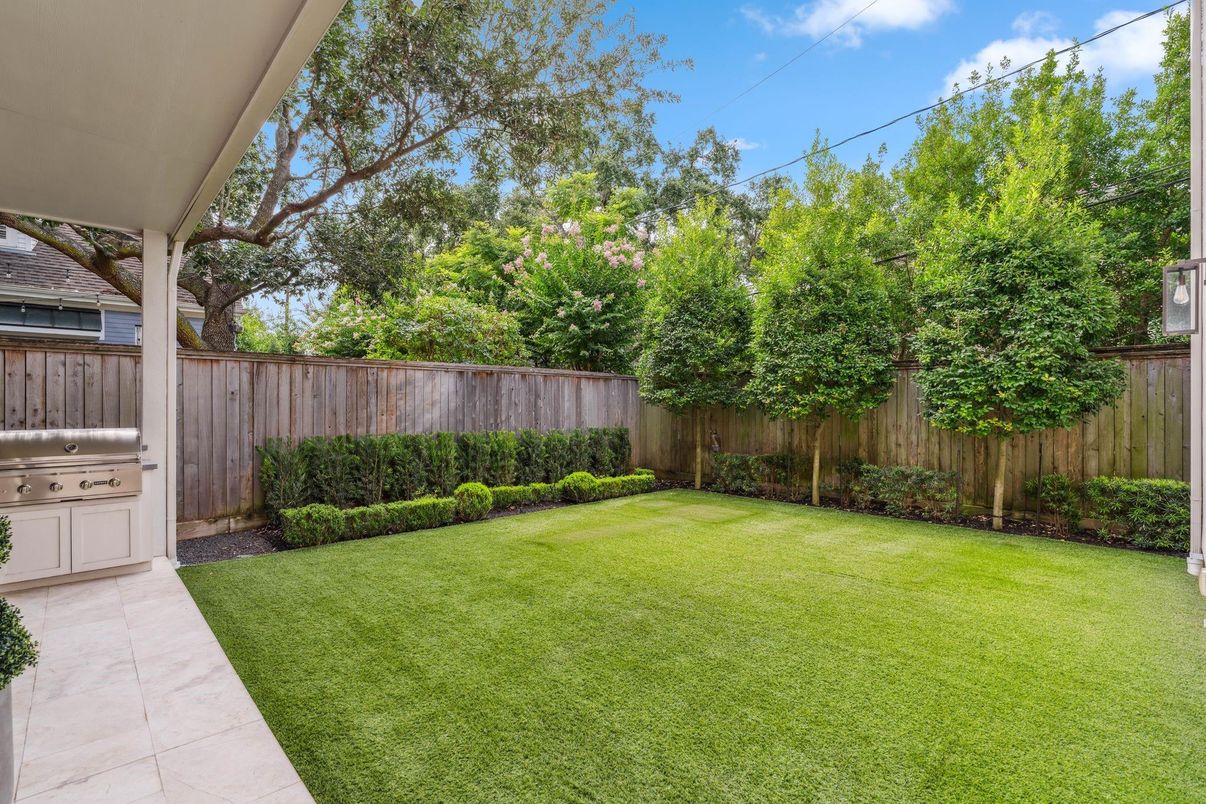 Backyard, Exterior