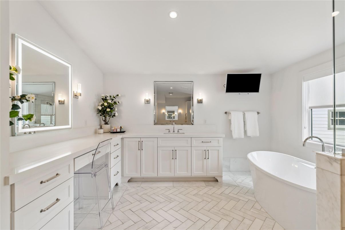 Bathroom, Dual Sink Vanities, Free Standing Baths, Interior, Marble, Recessed Lighting
