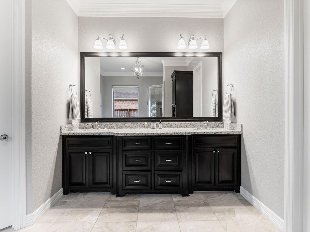 Bathroom, Dual Sink Vanities, Interior